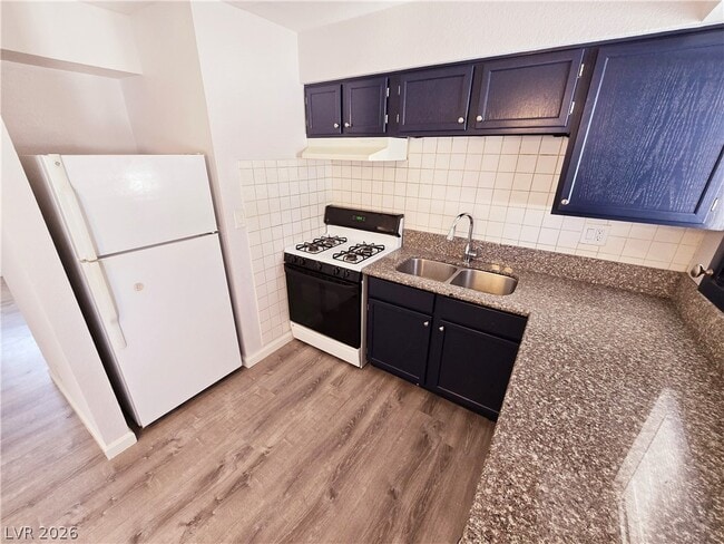 Building Photo - 4360 Twin View Cir