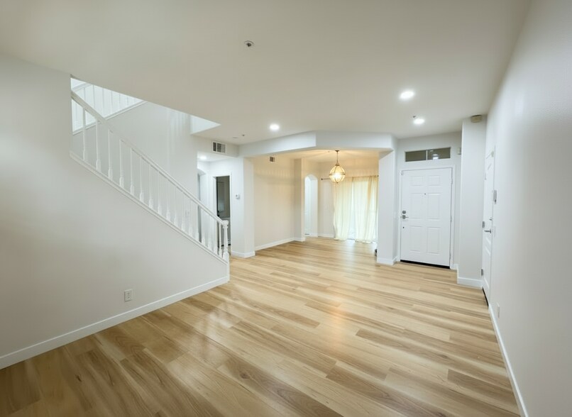 Building Photo - 8136 Constantine Dr