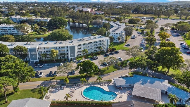 Building Photo - 1018 Durham A