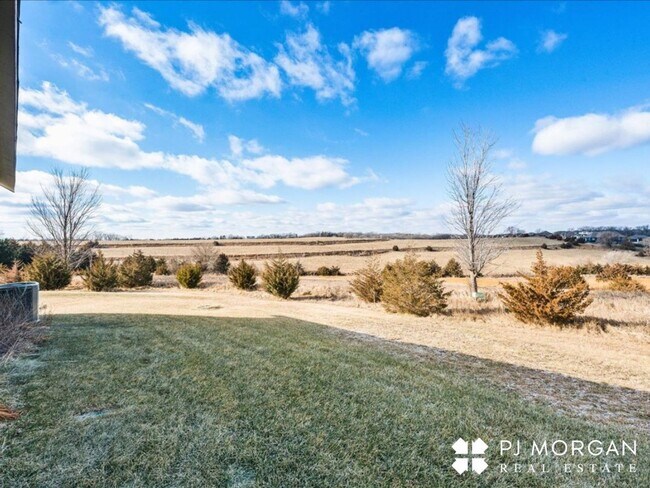 Building Photo - Tucked Away Yet Close to It All-Beautiful Elkhorn Rental has it all!