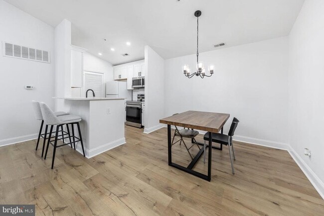 Building Photo - 56 Crestmont Dr