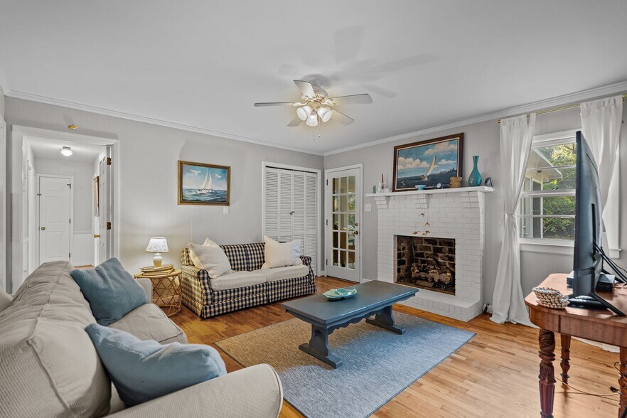 Building Photo - 457 Baytree Rd