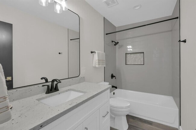 Building Photo - 3526 Indian Forest Dr