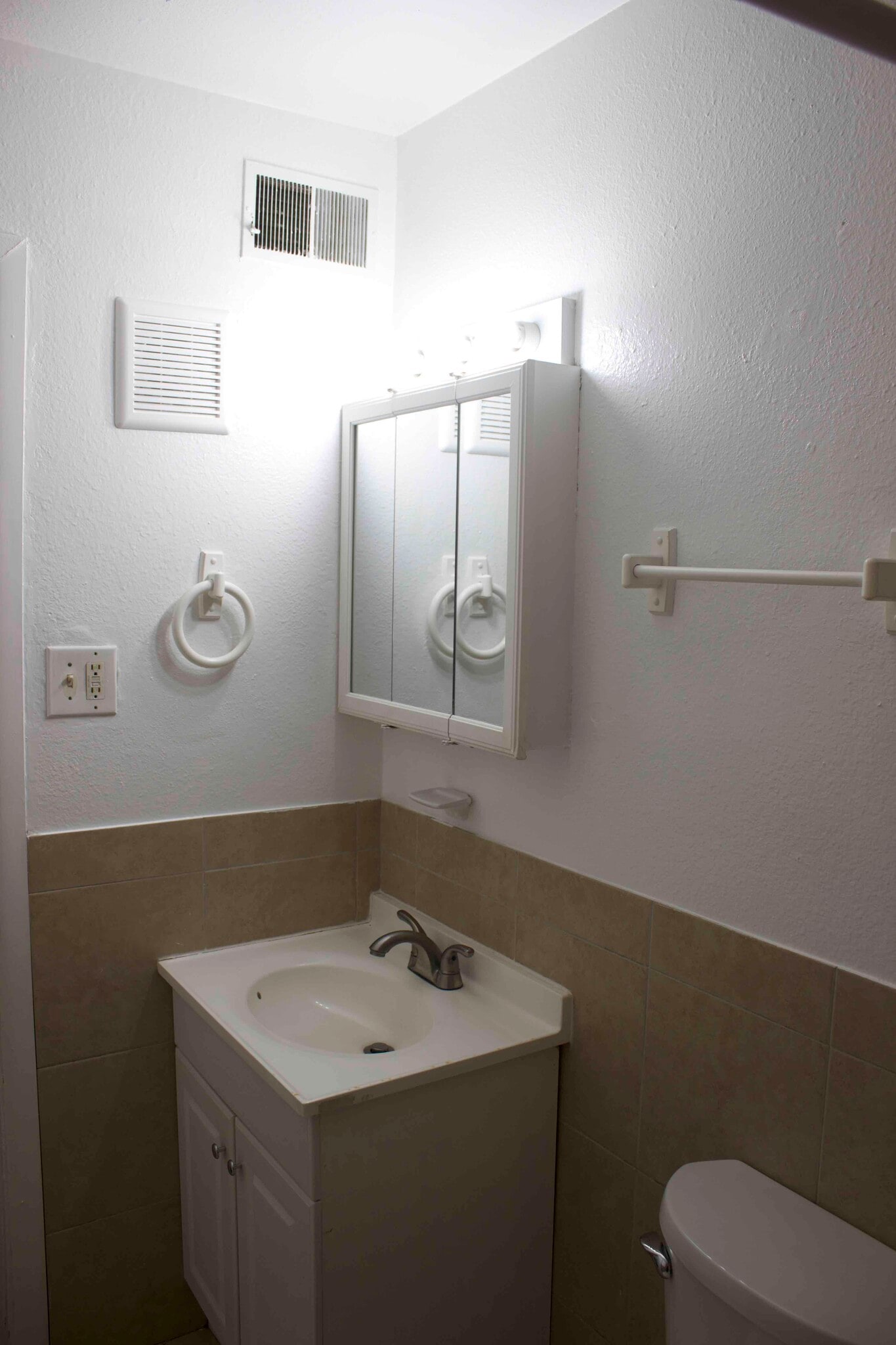 bathroom - 21 Douglas Ln