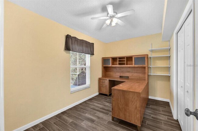 Building Photo - 1702 Horseshoe Dr