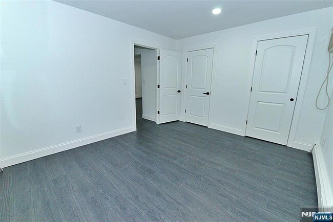 Building Photo - 401 Undercliff Ave