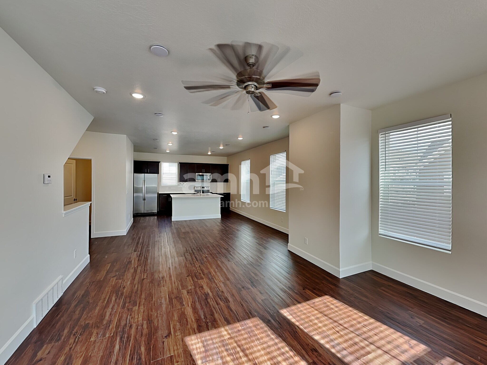 Building Photo - 11032 S Blue Bayou Dr