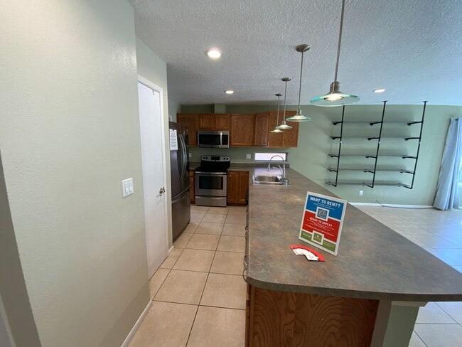 Building Photo - 4 Bedroom with Office Single Story Home Av...