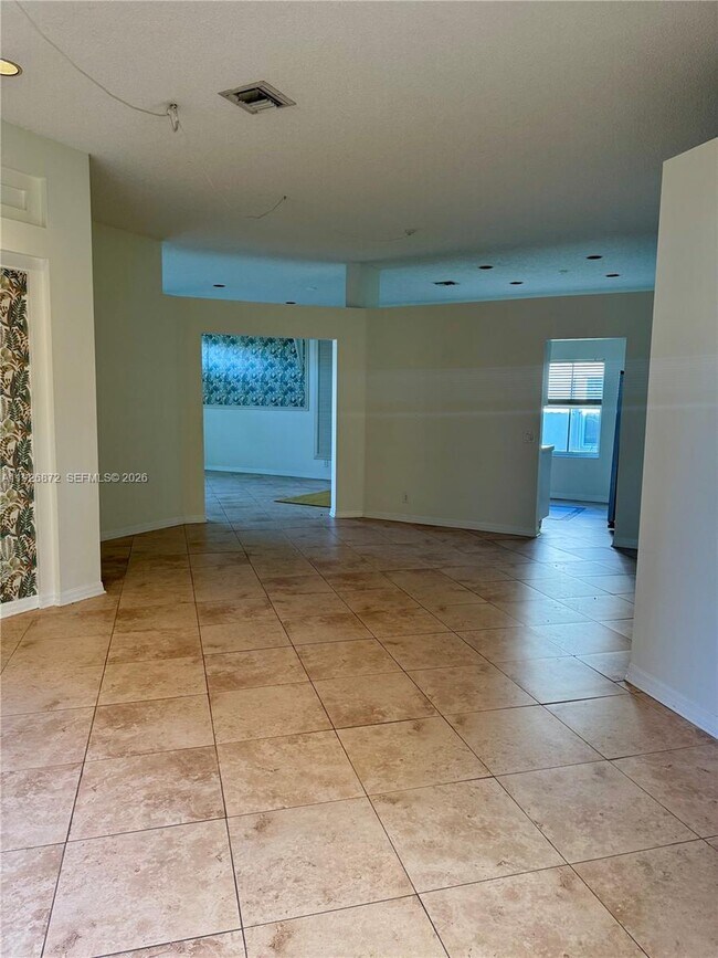 Building Photo - 815 Vista Meadows Dr