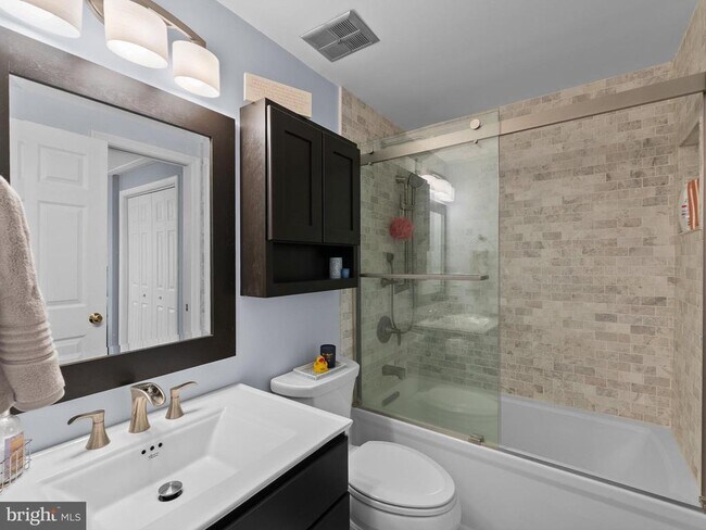 Building Photo - 1636 Fieldthorn Dr