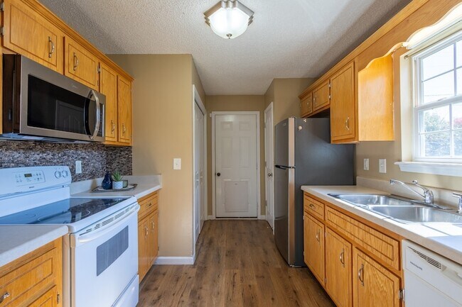 Building Photo - 356 Andrew Dr