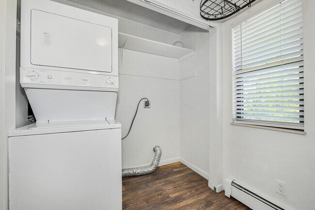 Building Photo - 6702 Dublin Loop W
