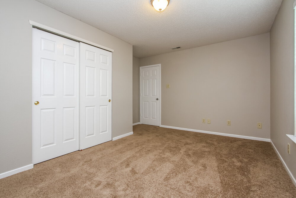 Building Photo - 5692 N Jefferson Dr
