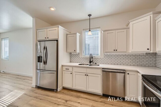 Building Photo - 4731 Columbine St