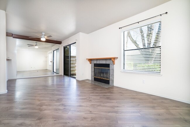 Primary Photo - 2 Bedroom Condo For Rent