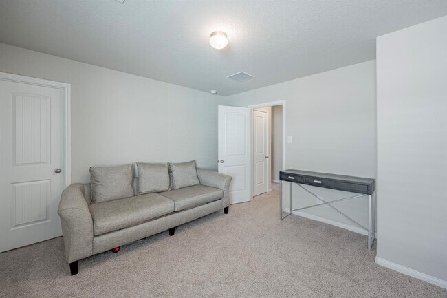 Building Photo - 4923 Blue Jacaranda Wy
