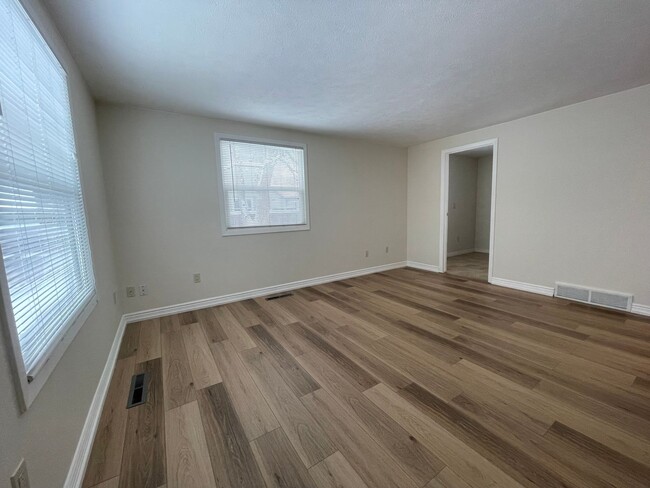 Building Photo - Updated 3BD/2.5BA Westminster Home