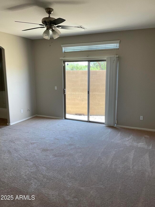 Building Photo - 1015 S Val Vista Dr