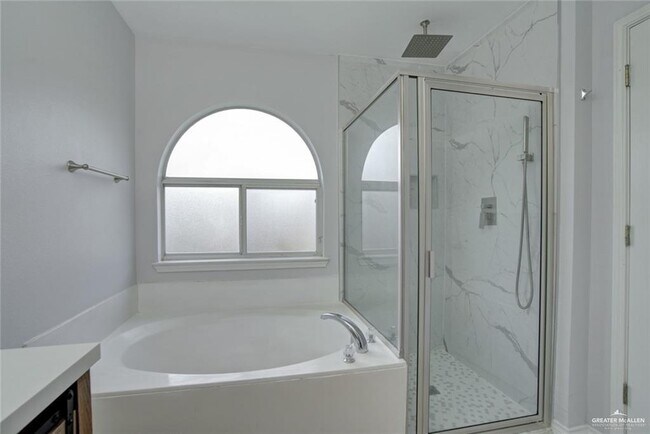Building Photo - 41 San Fabian St
