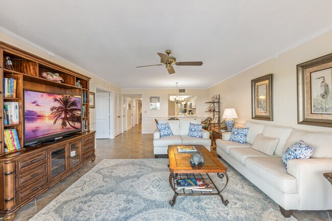 Building Photo - 970 Palm Ave