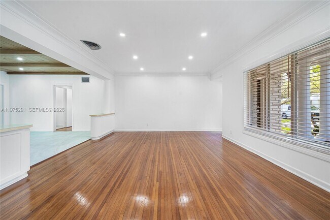 Building Photo - 1235 Algardi Ave