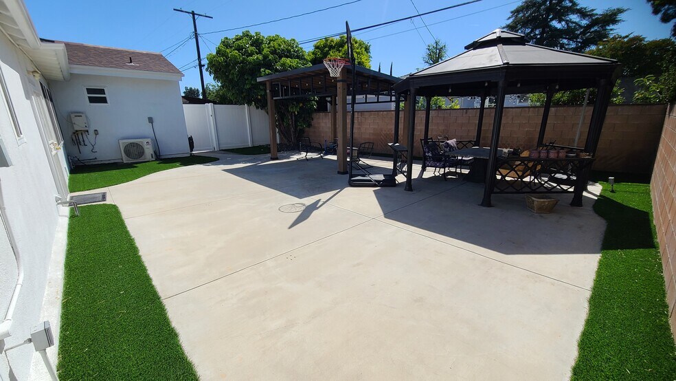 Building Photo - 2019 N Manning St