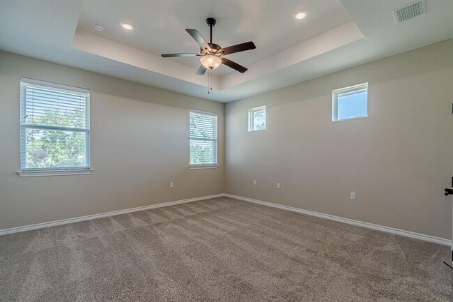 Building Photo - 112 Diving Crst Cv