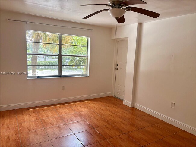 Building Photo - 4304 NW 9th Ave