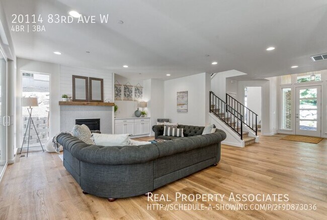 Building Photo - Edmonds Home