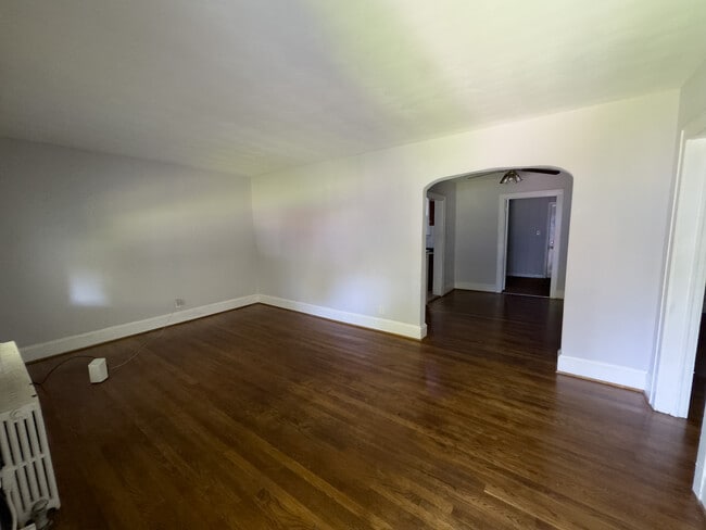Building Photo - 1324 Melrose Pkwy