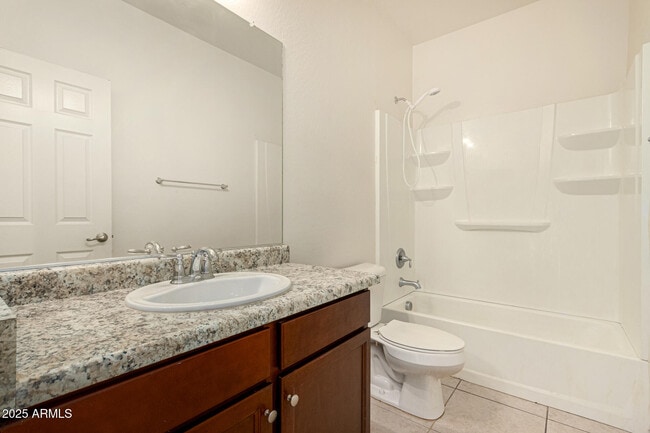 Building Photo - 6240 W Evergreen Rd