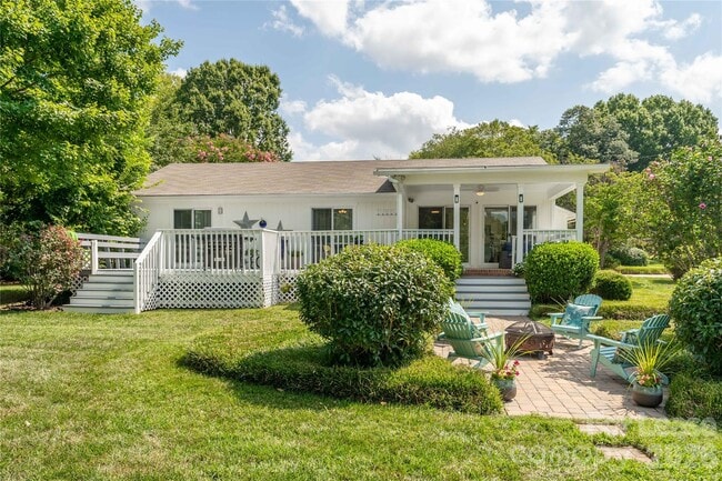 Building Photo - 108 Surfside Rd