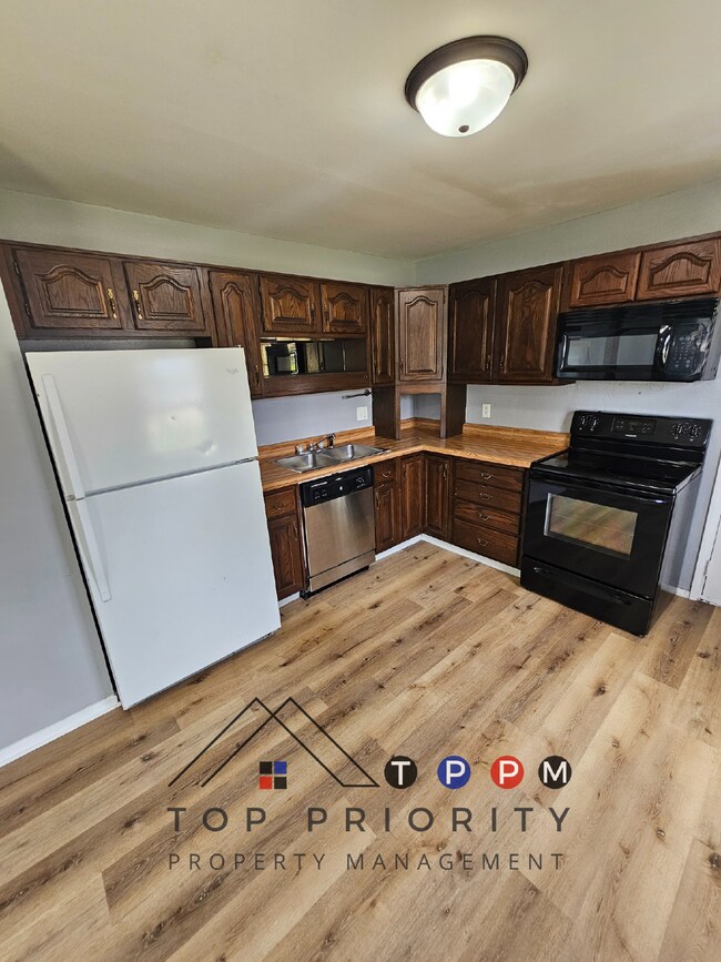 Building Photo - 2 Bedroom | 1 Bathroom Single Family Home ...
