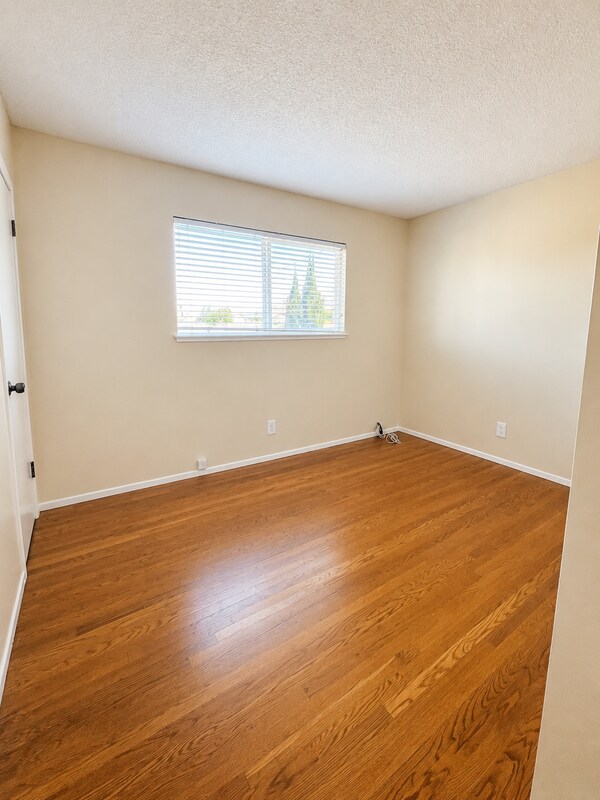 Building Photo - 137 Washington Dr