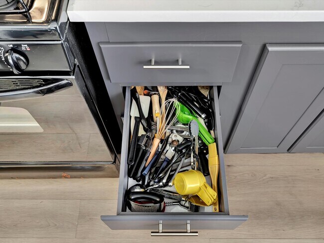 Building Photo - 506 Main St