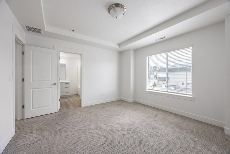Building Photo - 1303 E 920 N