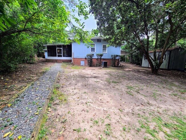 Building Photo - 229 Westridge Dr