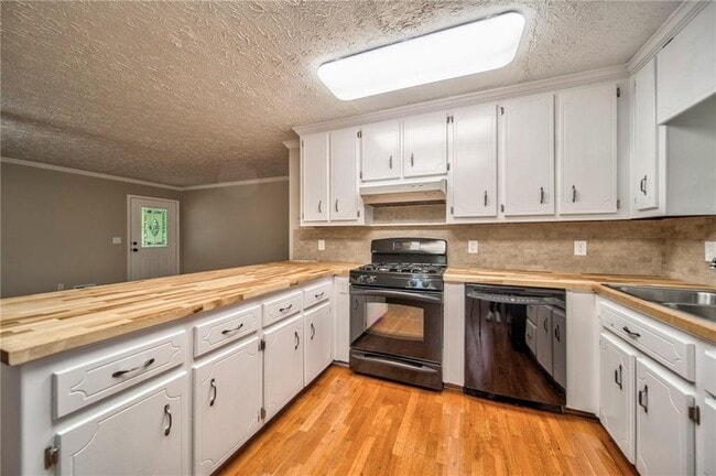 Building Photo - 216 Cedar Valley Ct