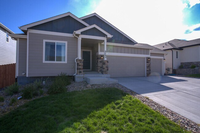 Building Photo - 5 Bed 3 Bath 3 Car Garage Rancher!!!