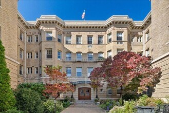 Building Photo - 3220 17th St NW