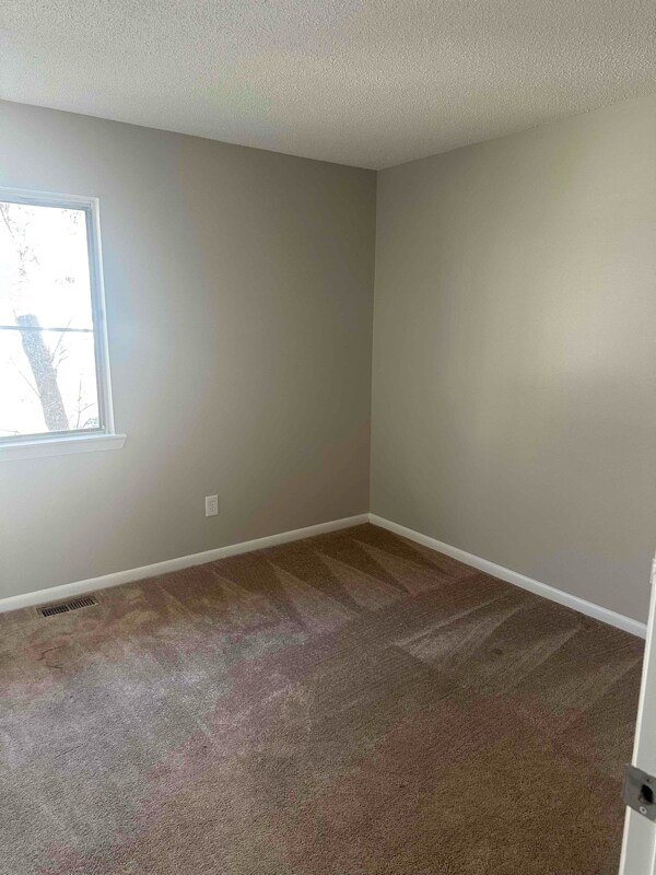 Building Photo - 4720 Walden Pond Dr