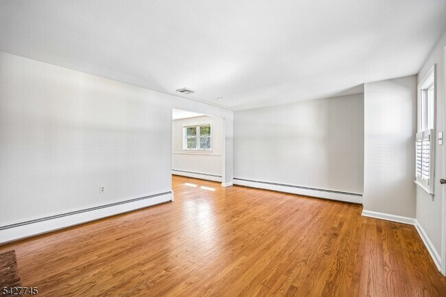 Building Photo - 32 Center St