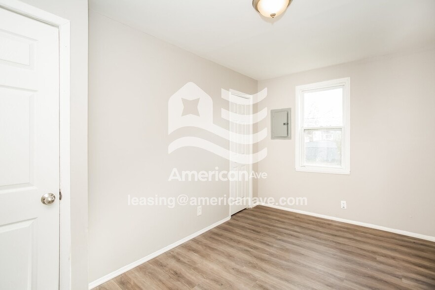 Building Photo - 8244 Cadillac Ave