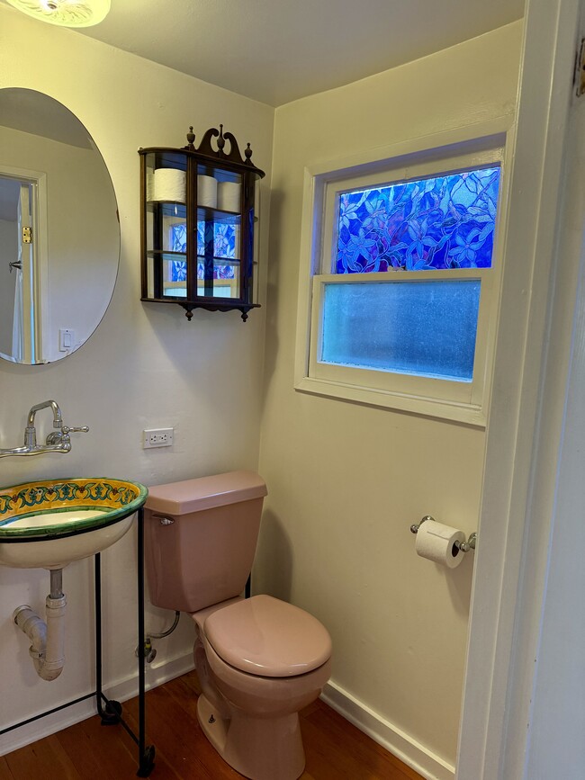 Building Photo - 2707 Strongs Dr