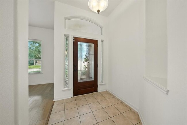 Building Photo - 9219 Gilbert Hollow Dr