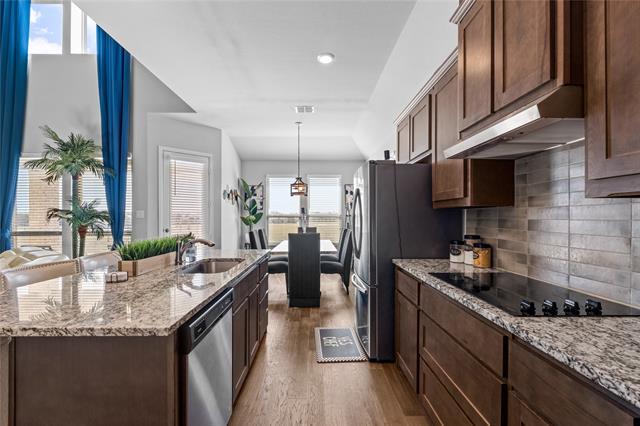 Building Photo - 6017 Mango Dr