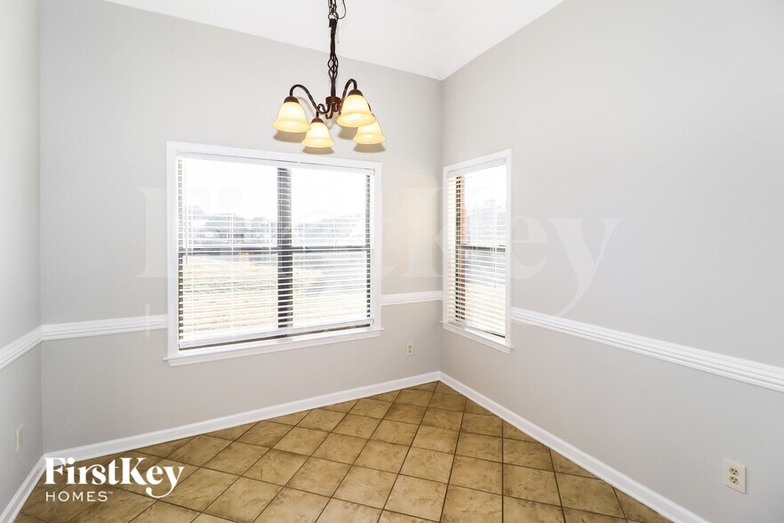 Building Photo - 100 Whispering Creek Cove