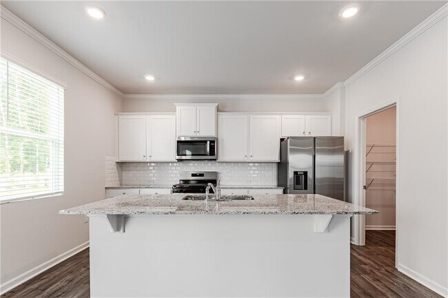 Building Photo - 545 King Vlg