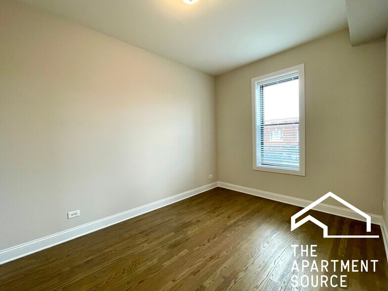 Building Photo - 3404 W Fullerton Ave