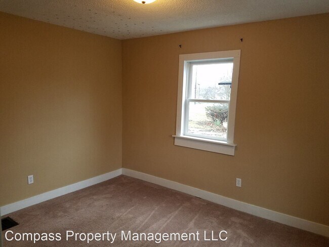 Building Photo - 3 br, 1 bath House - 412 W Main Street